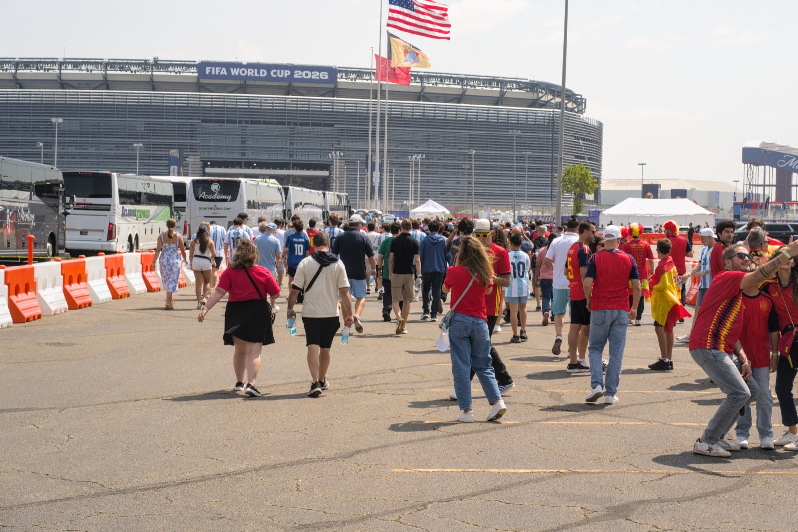 Crowds walking toward MetLife Stadium before the World Cup final
